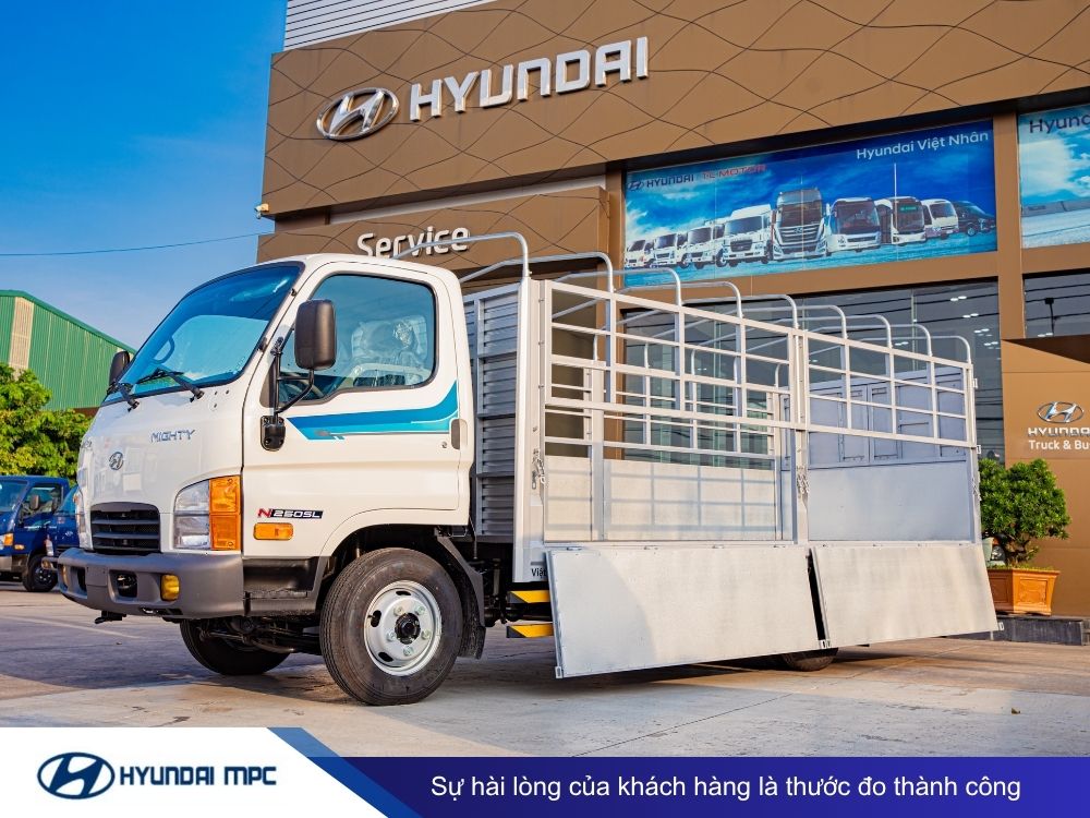 Giá xe tải Hyundai Mighty N250SL thùng mui bạt 2T -  2.5T thùng 4.3m